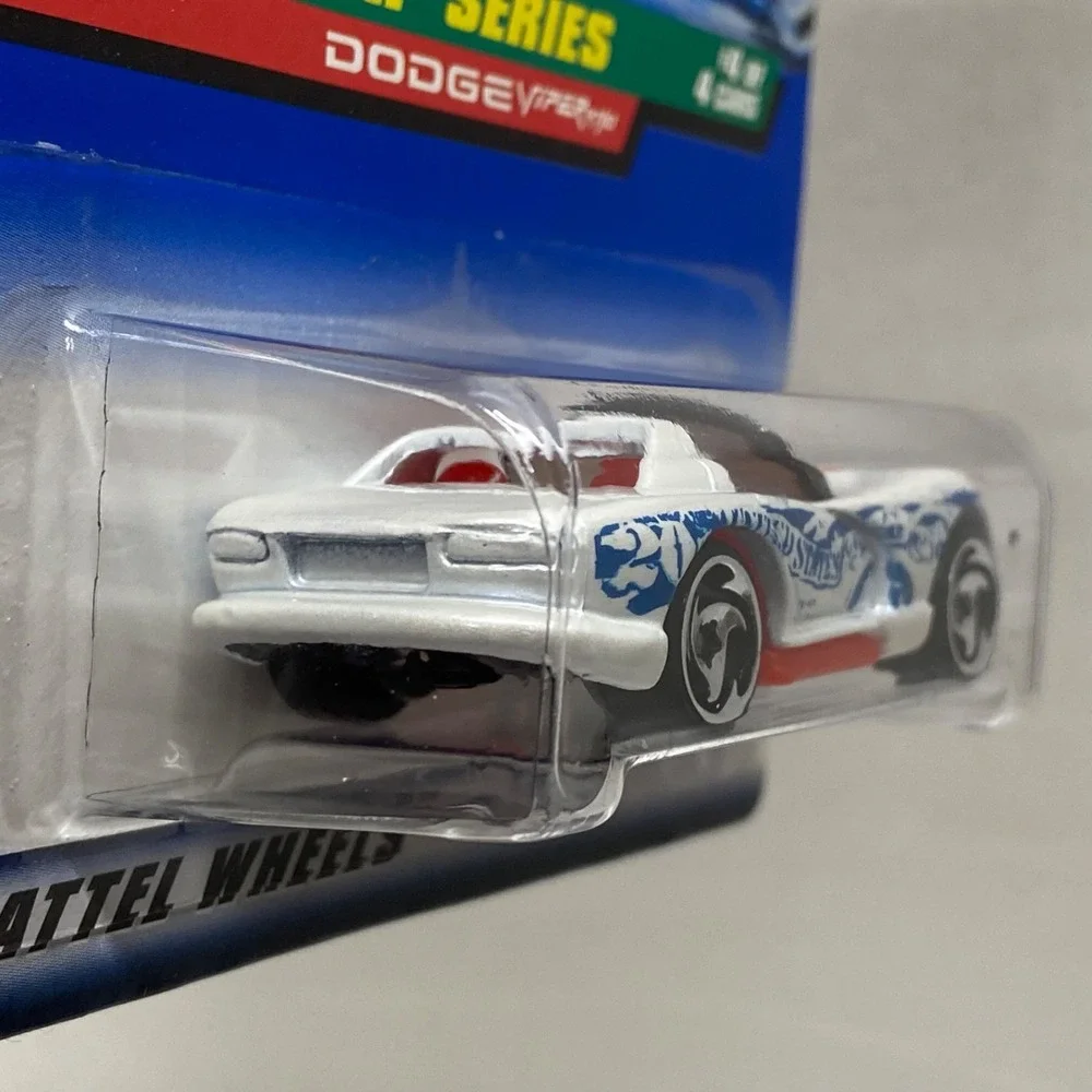 Hot Wheels Dodge Viper RT/10 1998 Dash 4 Cash 4 of 4 Collector #724 Die-cast NIP